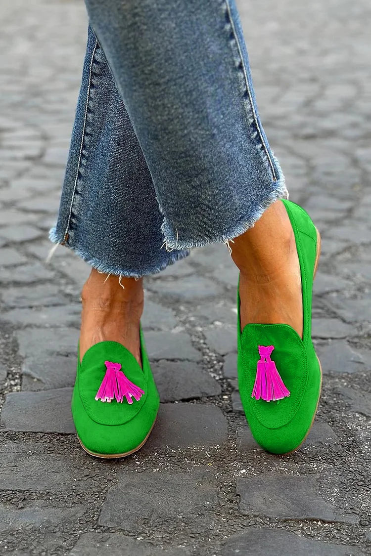 IRIS | Elegant Loafers with Contrast Tassels for a Unique Style