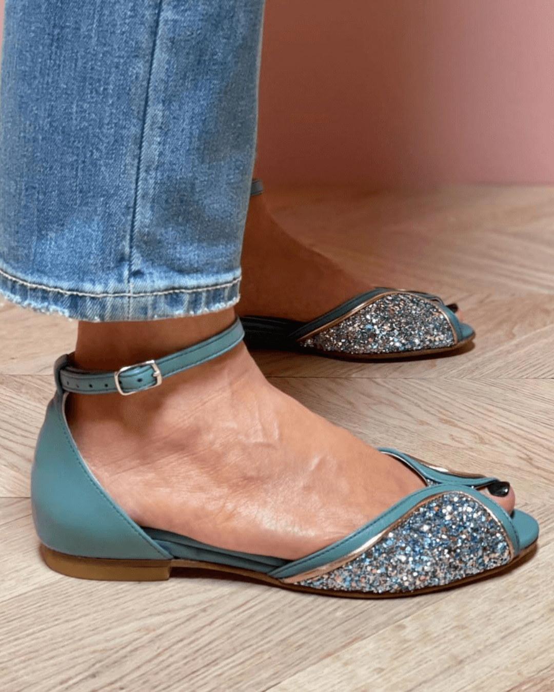 BRIGITTA | Elegant Low Glitter Sandals Perfect for Any Occasion