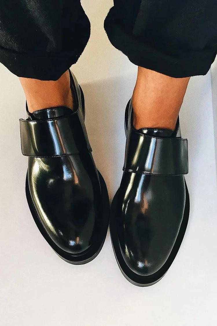 IRIS | Elegant glossy loafers with a strap for impeccable style