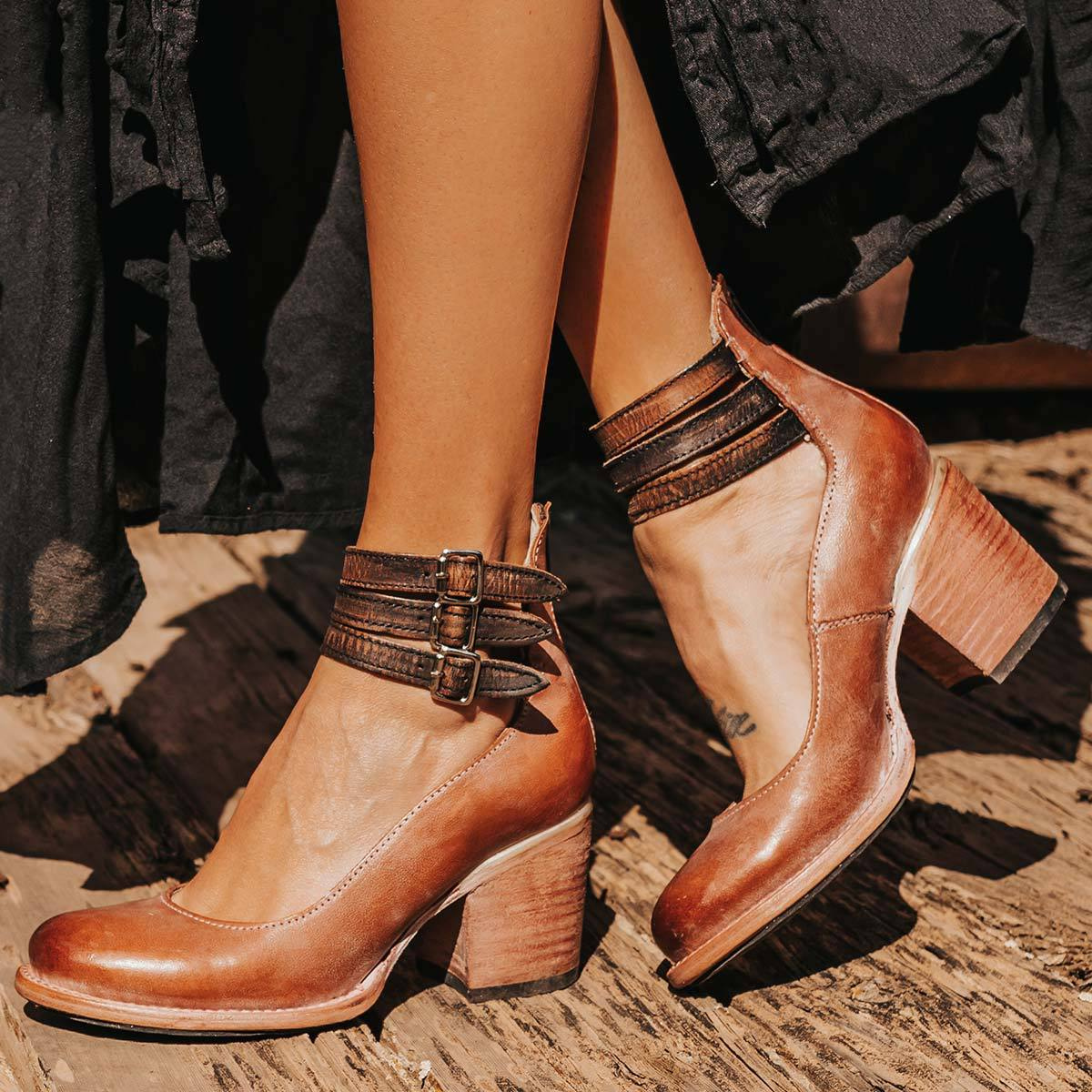 GINEVRA | HEELS WITH STRAPS