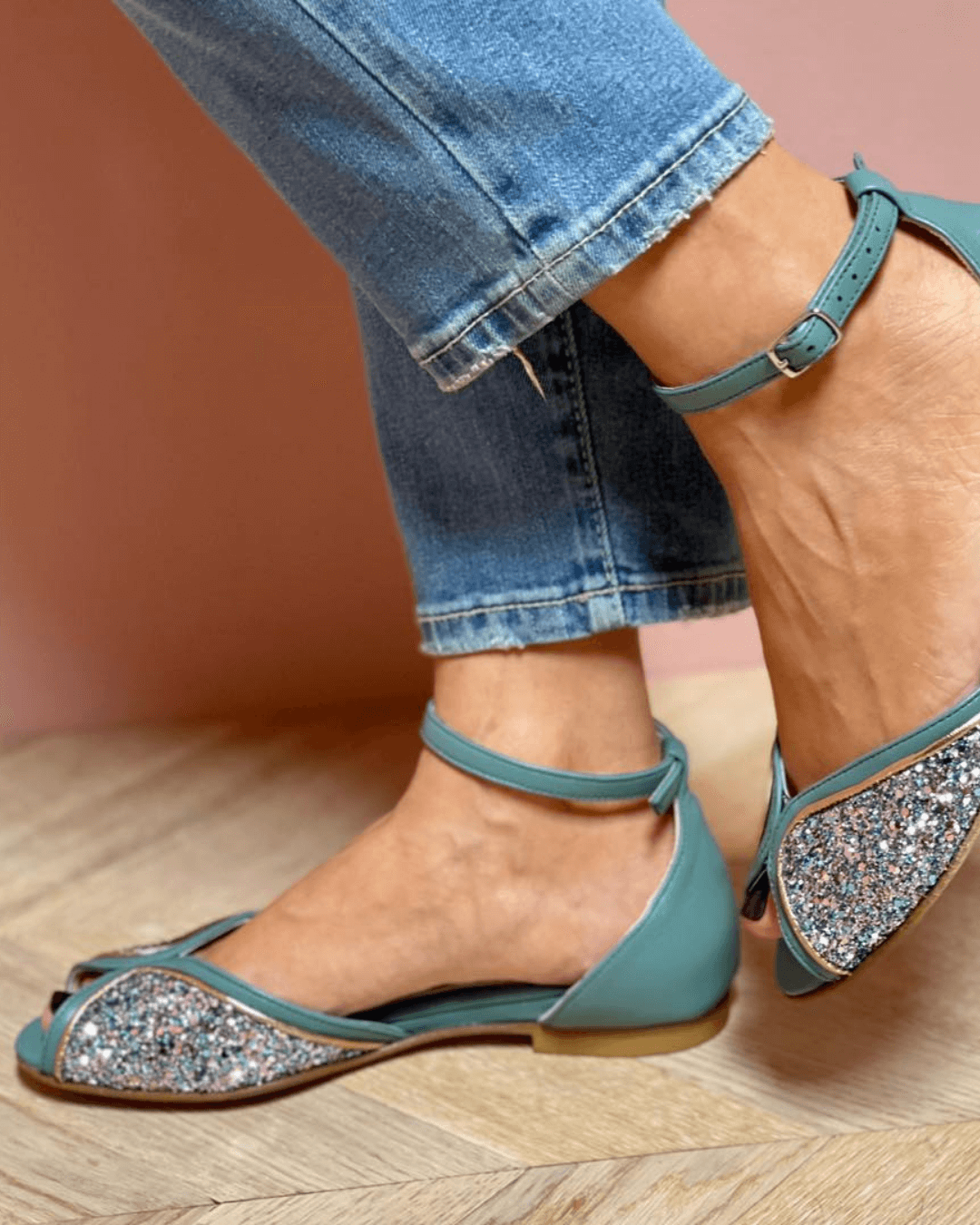 BRIGITTA | Elegant Low Glitter Sandals Perfect for Any Occasion
