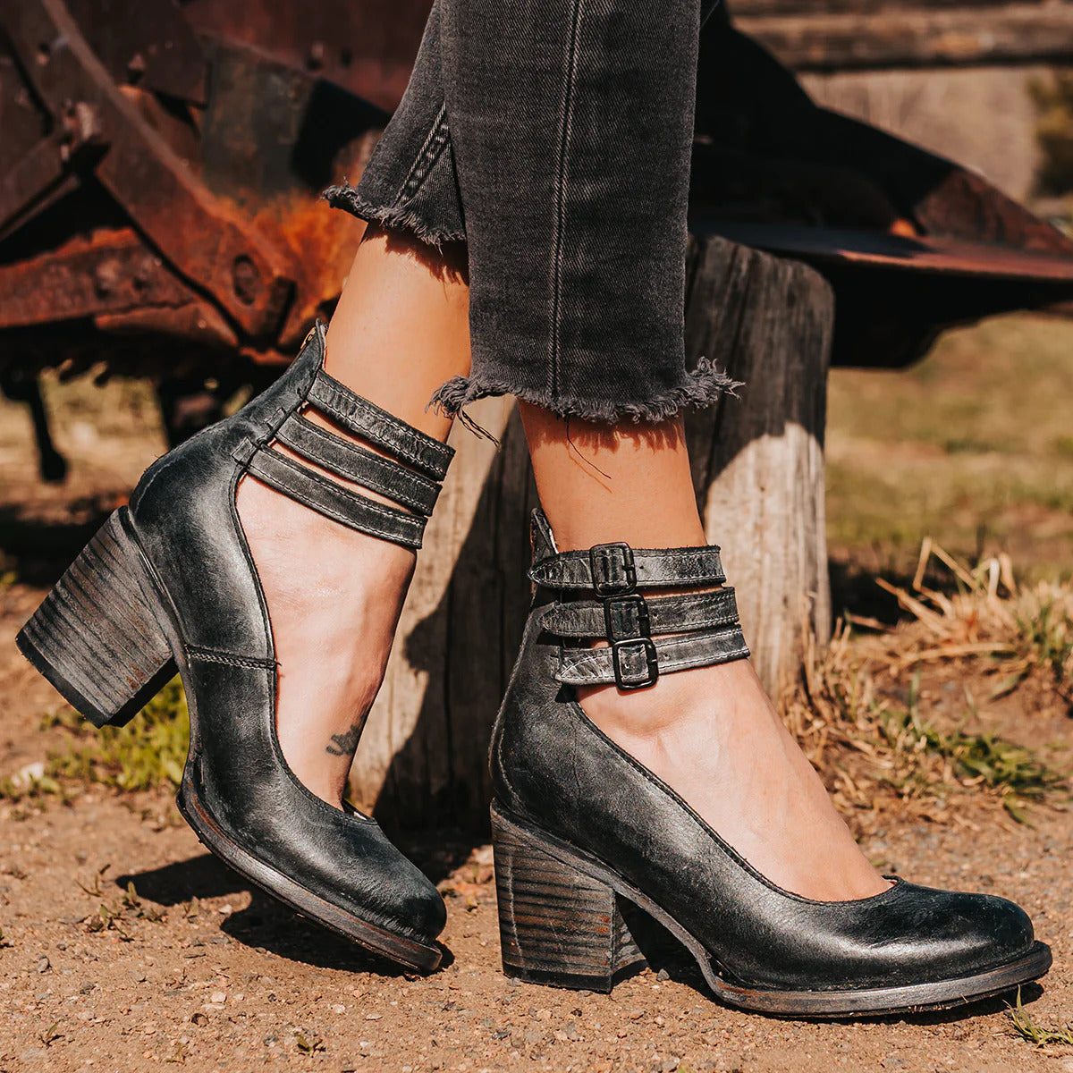 GINEVRA | HEELS WITH STRAPS